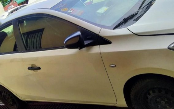 Selling Pearl White Toyota Vios in Antipolo