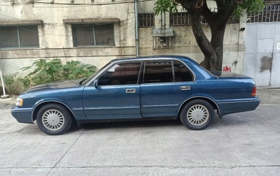 Blue Toyota Crown for sale in Manila-3