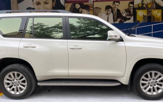 White Toyota Prado 2014 for sale in Makati-2