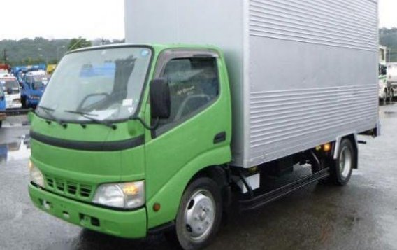 Selling Green Toyota Dyna in Quezon City