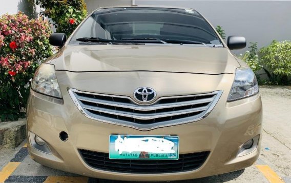 Golden Toyota Vios 2012 for sale in Cebu-5