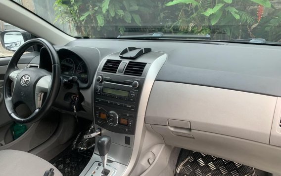 Silver Toyota Corolla Altis 2013 for sale in Quezon City-3