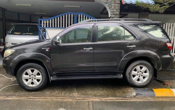 Selling Grey 2009 Toyota Fortuner in Manila