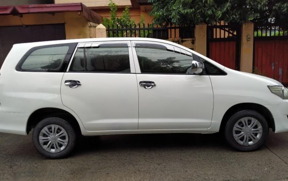 White Toyota Innova  2014 for sale in Caloocan-3