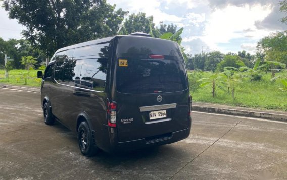 Sell Black 2018 Toyota Hiace Super Grandia in Manila-7