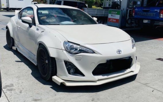 Sell Pearl White 2013 Toyota 86 in Muntinlupa-4
