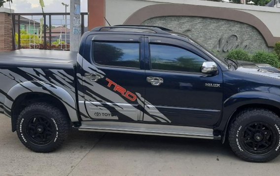 Blue Toyota Hilux 2014 for sale in Davao -2