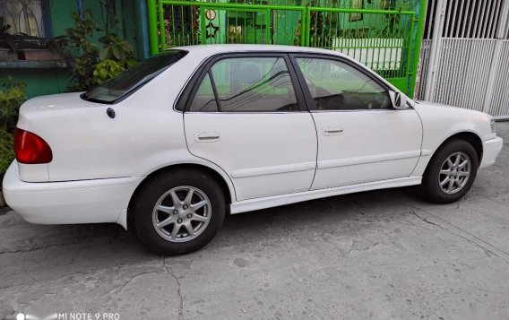 White Toyota Altis 2000 for sale in Manila-1