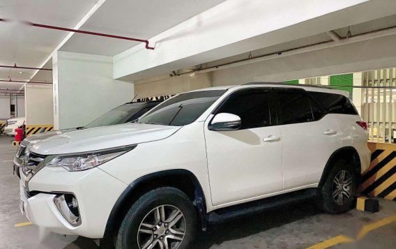 White Toyota Fortuner 2018 for sale in Manila-6