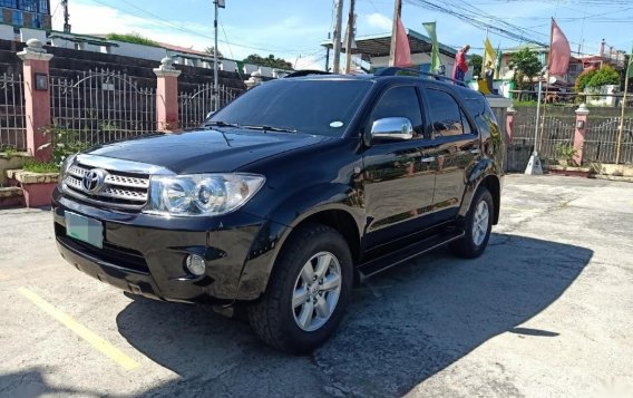 Black Toyota Fortuner 2010 for sale in Apalit-3