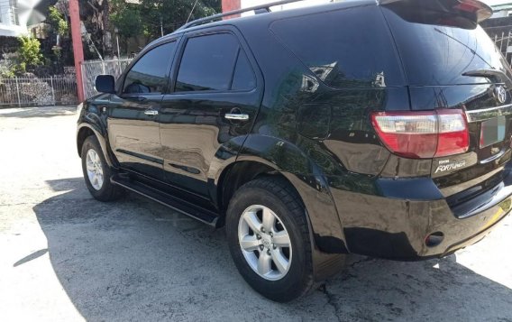 Black Toyota Fortuner 2010 for sale in Apalit-4