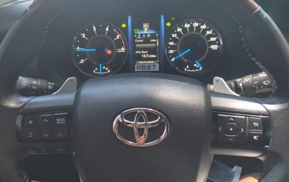 Selling Silver Toyota Fortuner 2018 in Quezon City-7