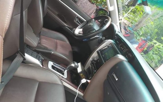 Selling Silver Toyota Fortuner 2018 in Quezon City-2