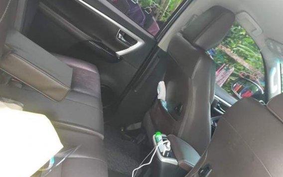 Selling Silver Toyota Fortuner 2018 in Quezon City-1