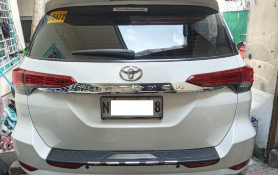 Selling White Toyota Fortuner 2017 in Manila-1