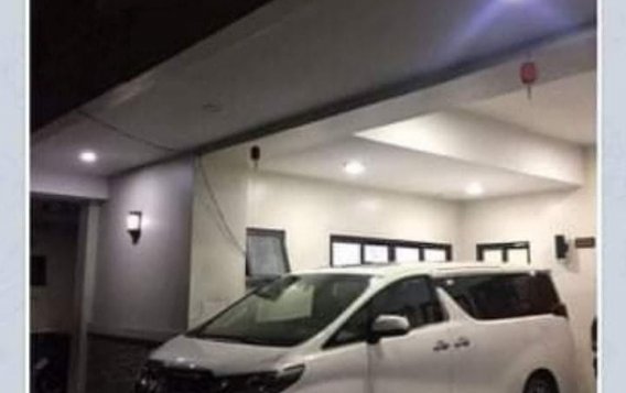 Selling White Toyota Alphard 2018 in Pasay-3