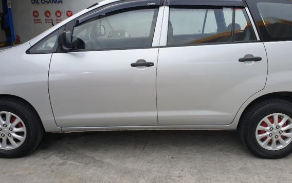 Selling Silver Toyota Innova 2012 in Parañaque-2