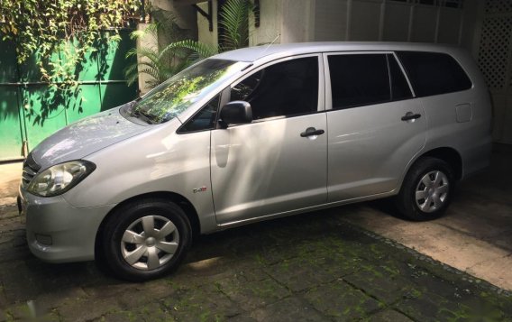 Selling Silver Toyota Innova 2011 in Quezon-1