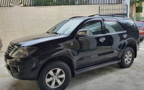 Black Toyota Fortuner 2005 for sale in Quezon
