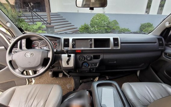 White Toyota Hiace Super Grandia 2017 for sale in Valenzuela-6