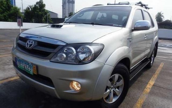 Sell Silver 2009 Toyota Fortuner in Manila