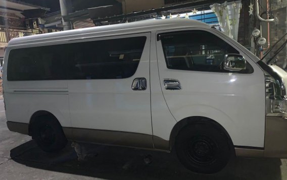 White Toyota Hiace 2012 for sale in Caloocan City-1