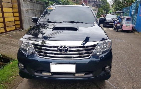 Blue Toyota Fortuner 2014 for sale in Manila-1