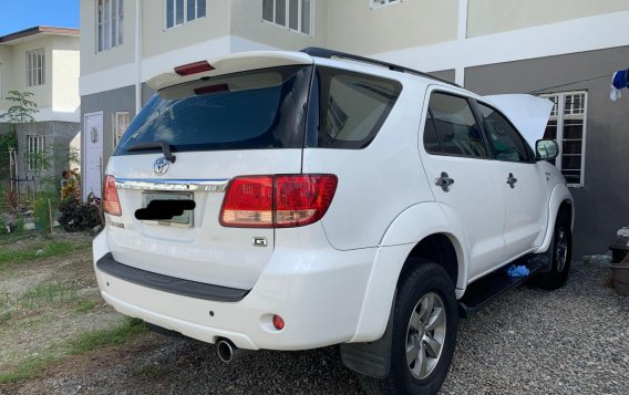 Selling White Toyota Fortuner 2006 in Quezon