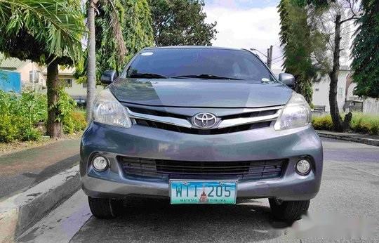 Selling Silver Toyota Avanza 2013 in Manila-4