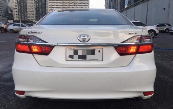 Sell White 2015 Toyota Camry in Parañaque-3
