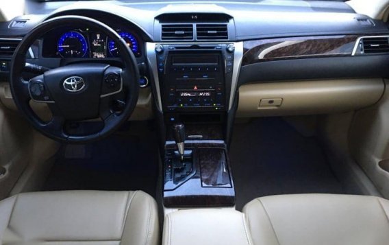Sell White 2015 Toyota Camry in Parañaque-5