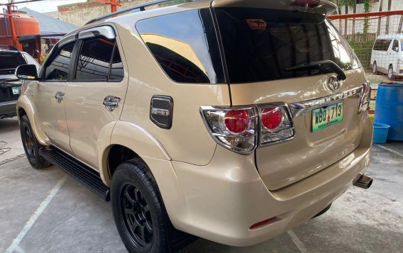 Selling Beige Toyota Fortuner 2013 in Parañaque-3