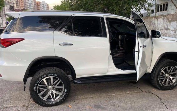 Selling Silver Toyota Fortuner 2017 in Parañaque-2