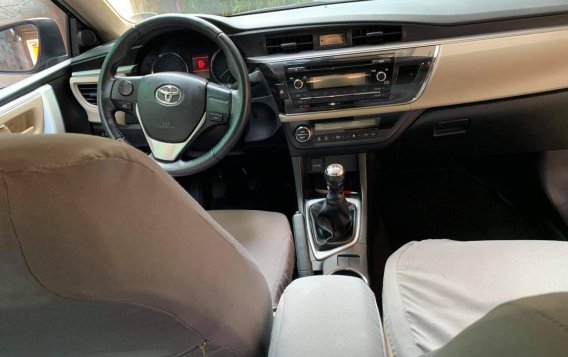 Toyota Corolla Altis 1.8 G Manual 2014-5
