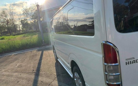 Selling White Toyota Hiace 2017 in Angeles-5