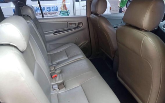 Selling Silver Toyota Innova 2006 in Makati-6