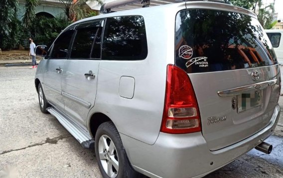 Selling Silver Toyota Innova 2006 in Makati-3