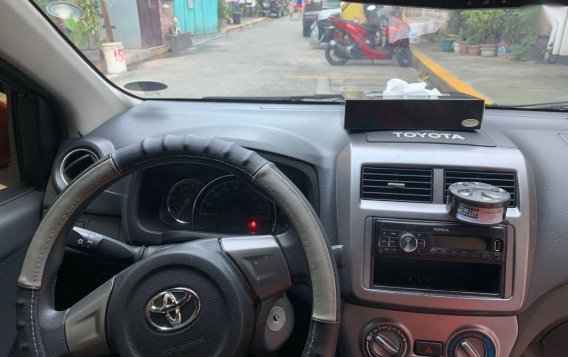 Selling Orange Toyota Wigo 2017 in Pasay-6