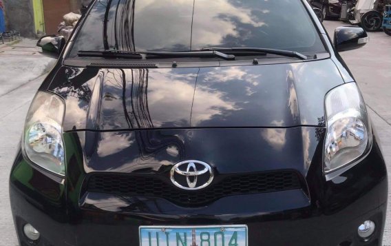Selling Black Toyota Yaris 2012 in Manila