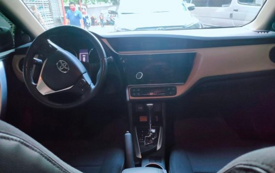 Selling Black Toyota Corolla 2017 in Pasig-1