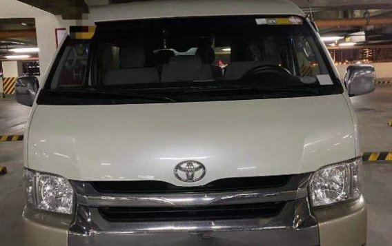 Selling White Toyota Hiace 2018 in Manila