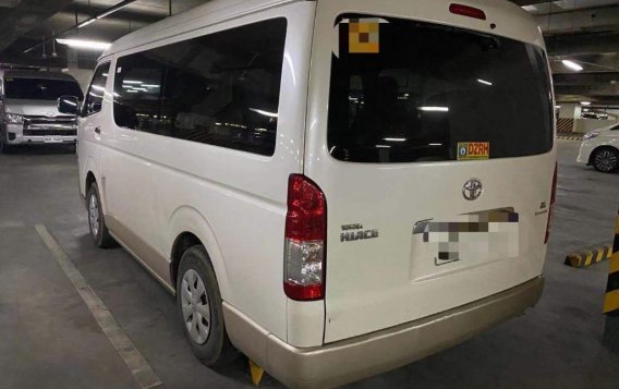 Selling White Toyota Hiace 2018 in Manila-2