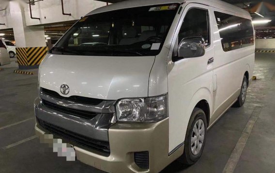 Selling White Toyota Hiace 2018 in Manila-1