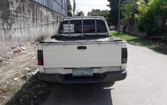 White Toyota Hilux 2003 for sale in Angeles-3