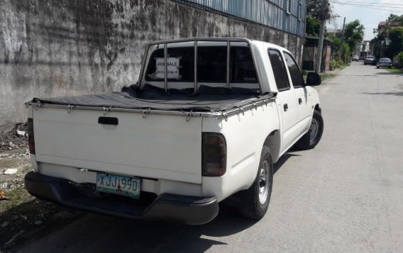 White Toyota Hilux 2003 for sale in Angeles-5