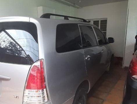 Selling Silver Toyota Innova 2011 in Quezon-2