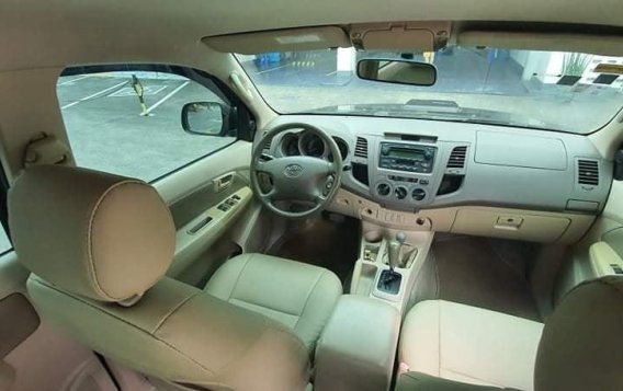 Selling Brown Toyota Hilux 2005 in Manila-4