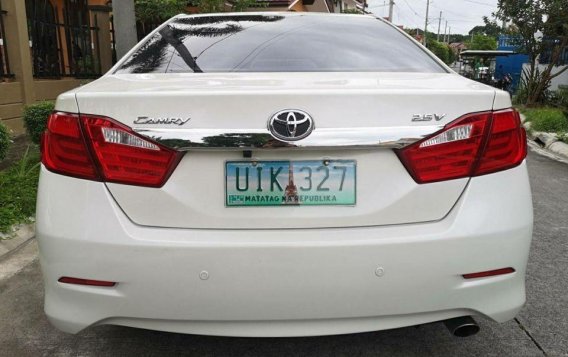 Selling White Toyota Camry 2012 in Manila-2