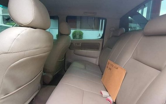 Selling Brown Toyota Hilux 2005 in Manila-6