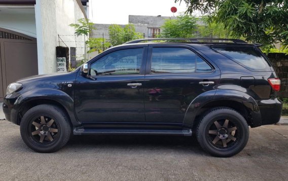 Black Toyota Fortuner 2011 for sale in Pasig-2